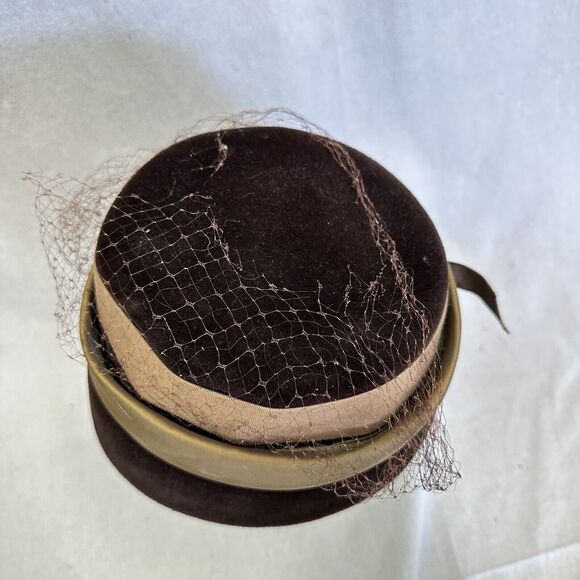 Corona Vintage 50s 60s Brown Velvet Pillbox Cloche Hat With Ribbon Band And Veil main image 10